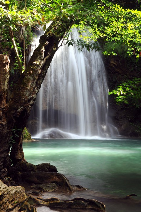 Fototapeta Wodospad w lesie z Tajlandii, Erawan wodospad w kanchanabur