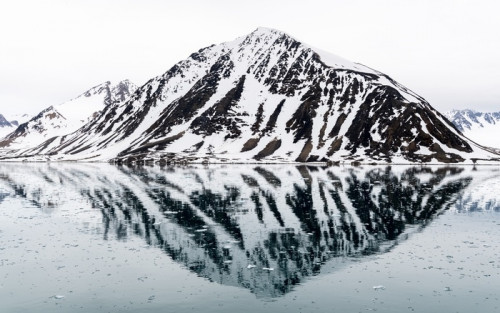 Fototapeta Skały w Arktyce