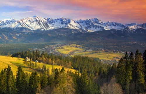 Fototapeta Polskie tatry górskie o zachodzie słońca