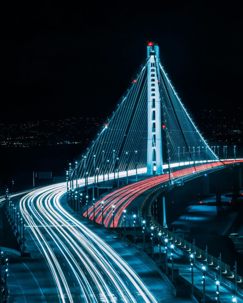 Fototapeta Most wiszący, punkt orientacyjny i niebieski