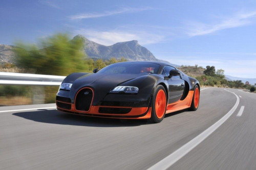 Fototapeta Bugatti na górskich drogach