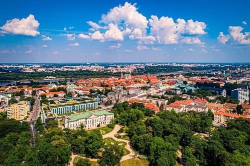 Fototapeta Warszawa pod błękitnym niebem