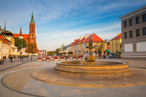 Fototapeta Plac w wieczorowym słońcu