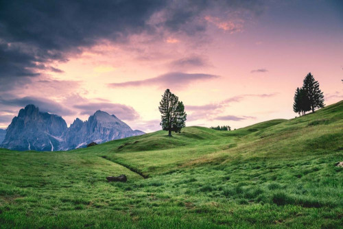 Fototapeta Niebo, naturalny krajobraz i górzyste formy terenu