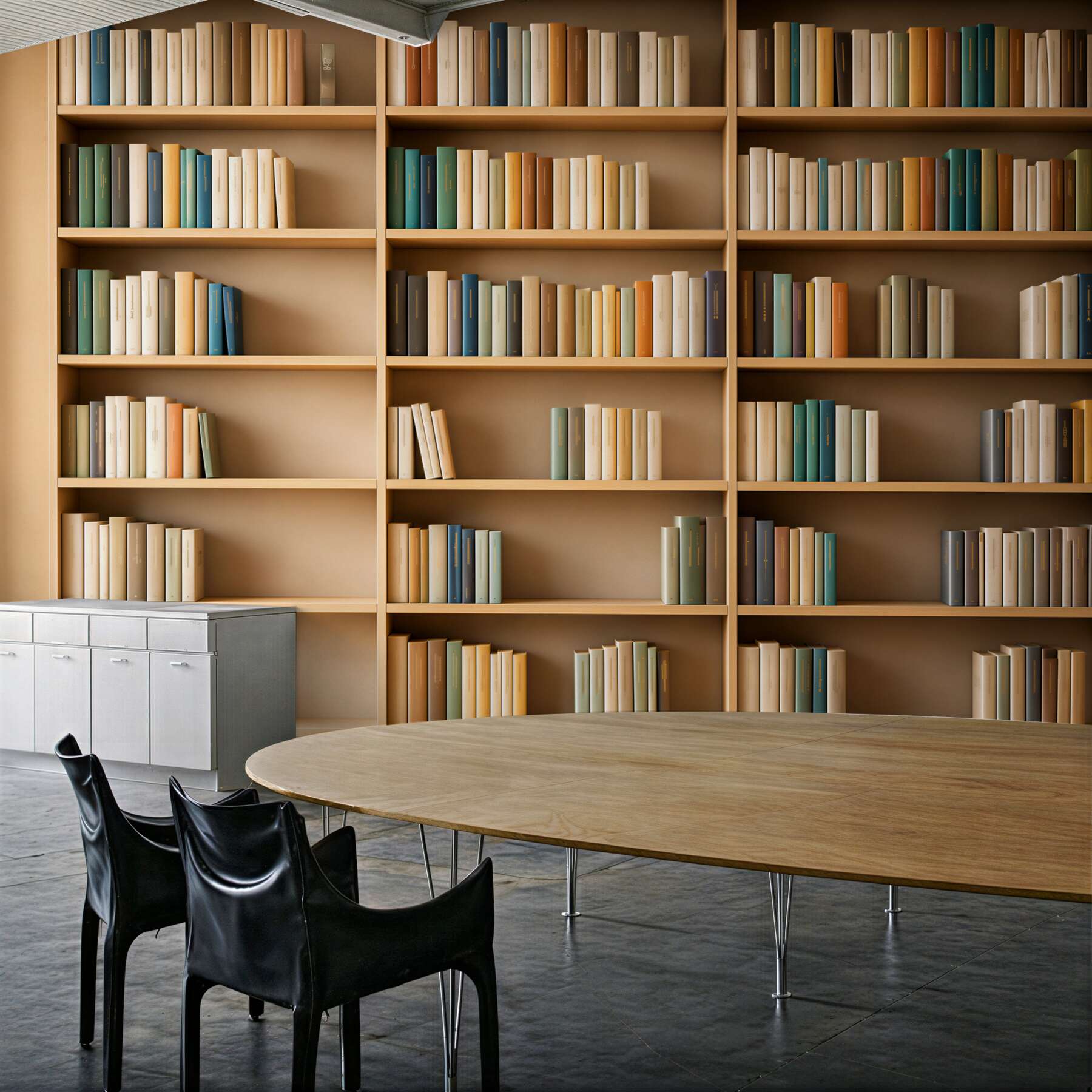 Fototapeta książki w domowej bibliotece?v23